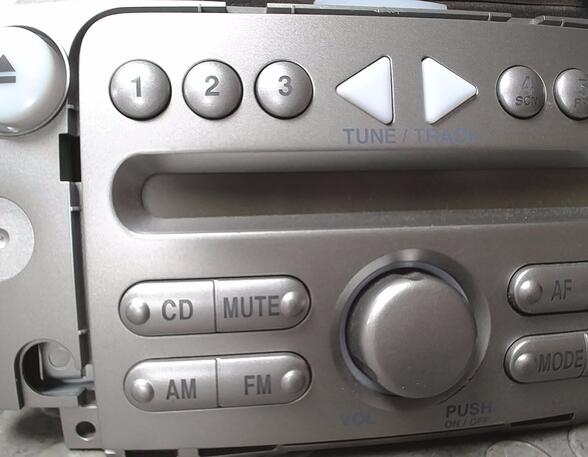 RADIO ( OHNE RADIOCODE )  (Armaturenbrett / Mittelkonsole) Daihatsu Sirion Benzin (M3) 998 ccm 51 KW 2007>2013
