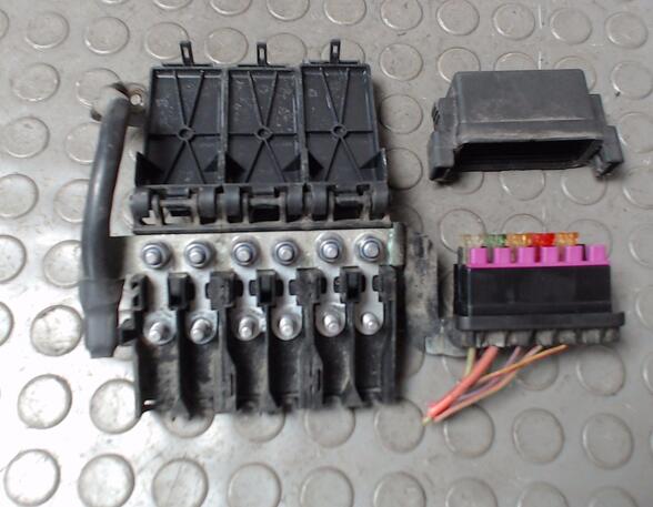 Sicherungskasten Batteriedeckel Deckel Batterie 6Q0937550 VW Polo 9N 01-09,  39,99 €