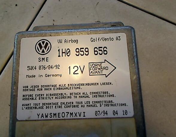 AIRBAGSTEUERGERÄT (Sicherheitselektronik) VW Vento Benzin (1HXO) 1781 ccm 55 KW 1992>1995