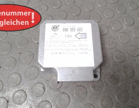 STEUERGERÄT AIRBAG/ AIRBAGSTEUERGERÄT  (Sicherheitselektronik) VW Passat Benzin (35 I) 1781 ccm 66 KW 1993>1996