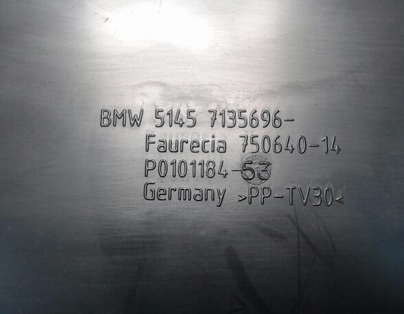 HANDSCHUHFACH (Armaturenbrett / Mittelkonsole) BMW 1er Benzin (E81,E82,E8) 1596 ccm 85 KW 2007