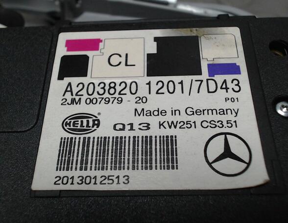INNENRAUMLEUCHTE  (Innenverkleidungen Dach) Mercedes-Benz C-Klasse Benzin (203) 1998 ccm 95 KW 2000>2002