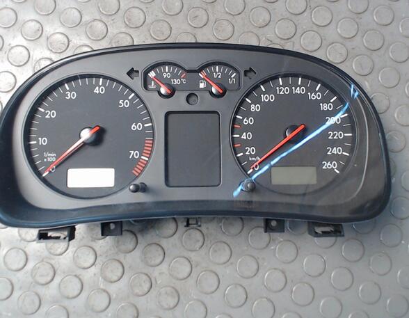 TACHOEINHEIT  (Armaturenbrett / Mittelkonsole) VW Golf Benzin (1 J) 1595 ccm 74 KW 1997>2000