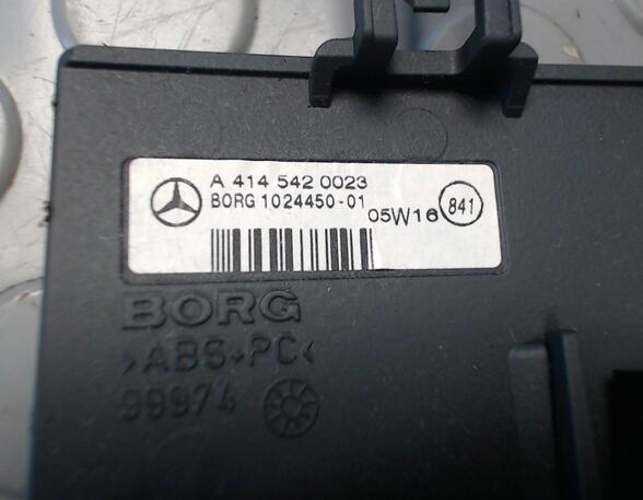 DISPLAY PDC/ ANZEIGE PDC (Armaturenbrett / Mittelkonsole) Mercedes-Benz Vaneo Diesel (414) 1689 ccm 67 KW 2001>2005