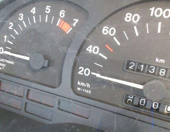 TACHOEINHEIT (Armaturenbrett / Mittelkonsole) Opel Astra Benzin (F) 1388 ccm 44 KW 1994>1996