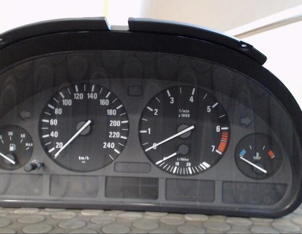 TACHOEINHEIT (Armaturenbrett / Mittelkonsole) BMW 5er Benzin (E39) 2494 ccm 141 KW 2000>2003