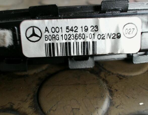 PDC ANZEIGE HINTEN (Armaturenbrett / Mittelkonsole) Mercedes-Benz E-Klasse Diesel (211) 2148 ccm 110 KW 2002>2006