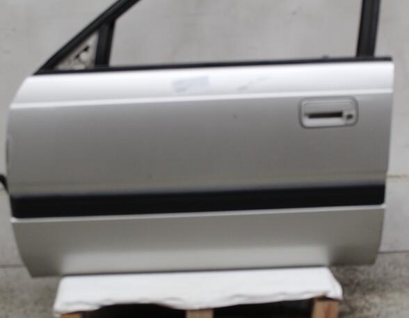 TÜR VORNE LINKS (4-Türer) (Tür vorn) Mazda 626 Benzin (GD/GV) 1984 ccm 66 KW 1990>1992