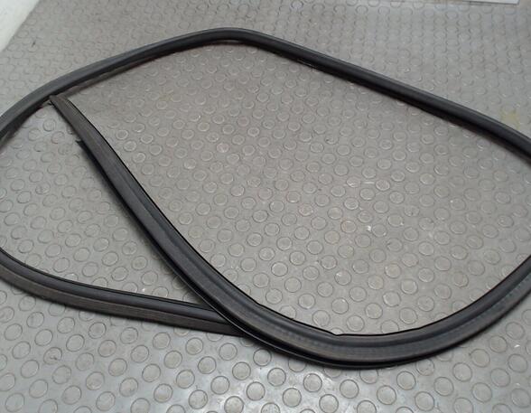 Boot / Trunk Lid Seal OPEL Tigra Twintop (--)