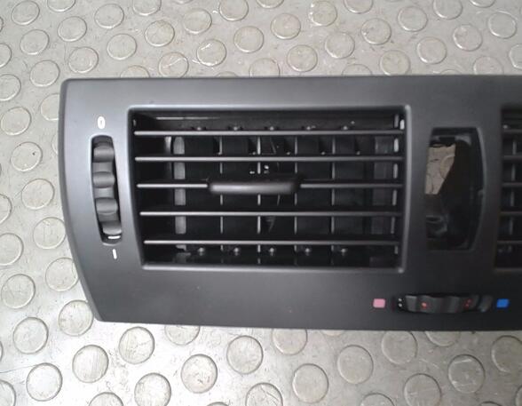 Dashboard ventilation grille BMW X3 (E83)