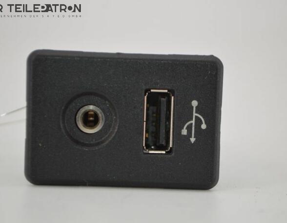 Aux USB Anschluss NISSAN MICRA IV (K13) 1.2 59 KW