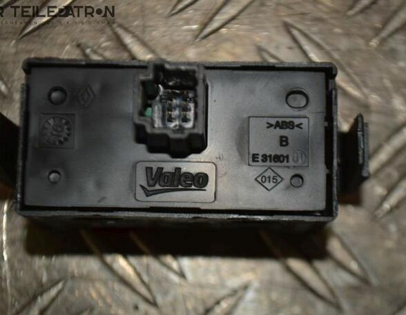 Hazard Warning Light Switch RENAULT Twingo III (BCM)
