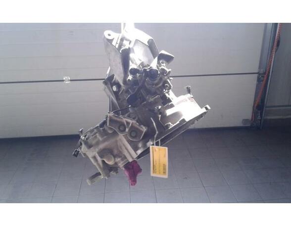 P13814204 Schaltgetriebe OPEL Karl (C16)