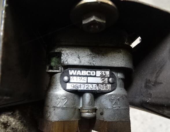 Brake Valve parking brake Scania 4 - series Wabco 9617231000 81523156113 1518233 81523156116