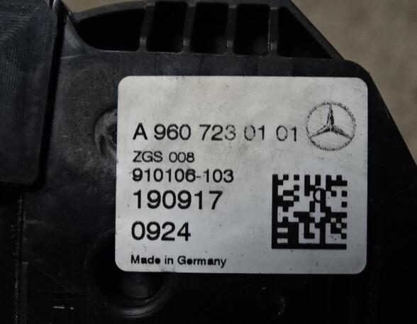 Door Lock Mercedes-Benz Actros MP 4 A9607230101 Griff Schloss rechts