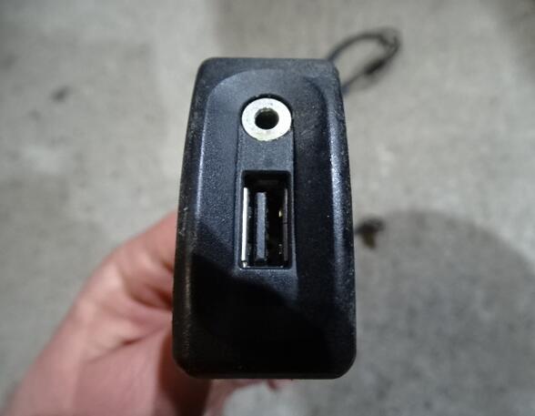 Freisprecheinrichtung DAF XF 105 USB AUX Stecker inkl Kabel DAF 1855675