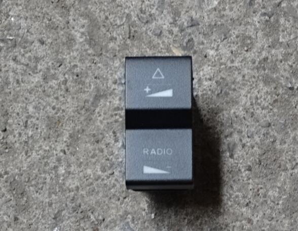 Radio für Mercedes-Benz Actros MP 4 A0125455207 Lautstaerke Taste