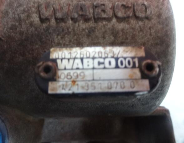 Slave Cylinder Mercedes-Benz Actros Wabco 4213510700 Zylinder