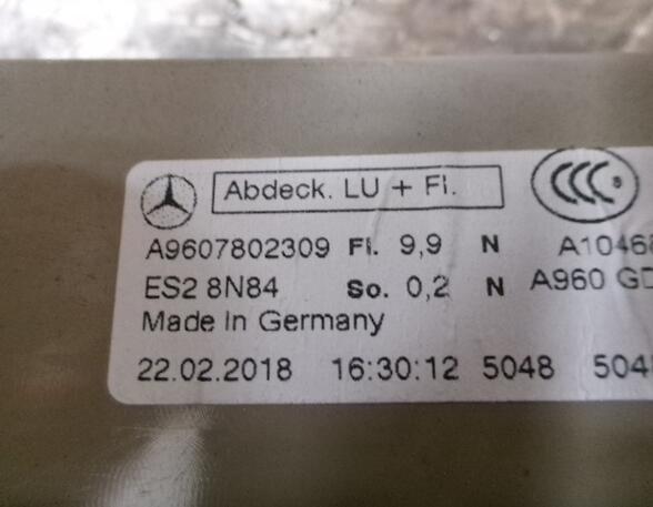 Sunroof Mercedes-Benz Actros MP 4 Verkleidung Rahmen A9607802309 A9607840156 Abdeckung