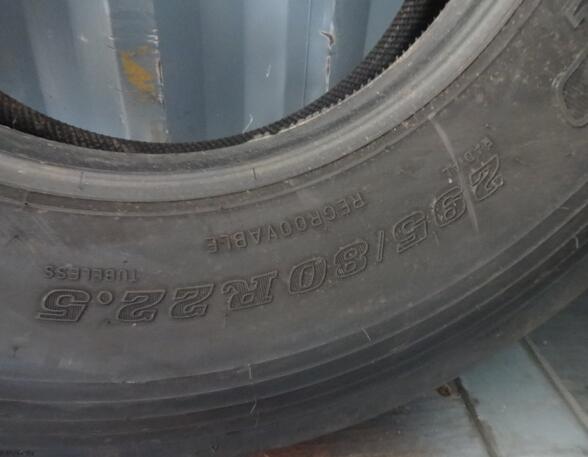 Tire Mercedes-Benz AXOR Dunlop SP 295/80R22,5